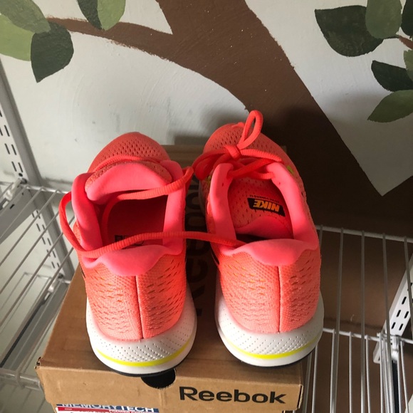 NEW DISCONTINUED RARE Womens Nike Air Zoom Vomero 12 - 6.5 - Picture 5 of 5
